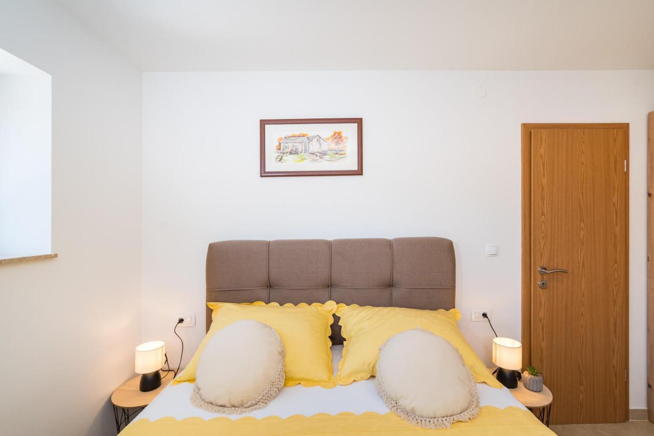 Holiday Home Figurica Novigrad  Buitenkant foto